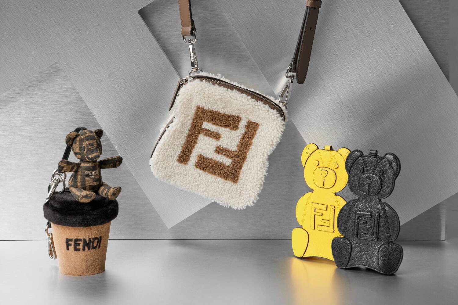 FENDI】ナノ バゲット チャーム マルチカラー刺繍 ギャバジン (FENDI/バッグ・カバンその他) 7AS045ARODF1OZ2【BUYMA】