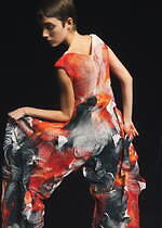 エイポック エイブル イッセイ ミヤケから写真家・梅本健太の“花アート”が躍動するドレスなど｜写真8