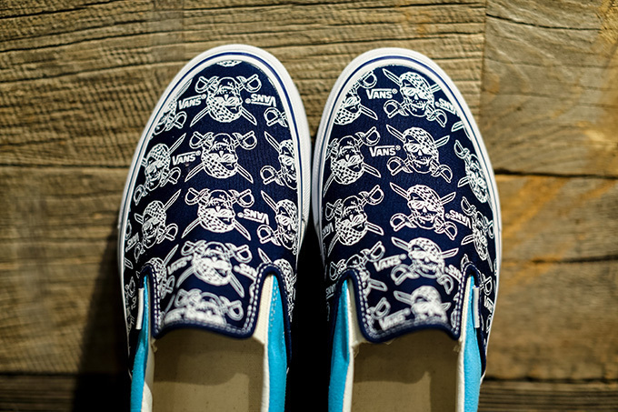 ヴァンズ(Vans) パイレーツ柄｜写真7