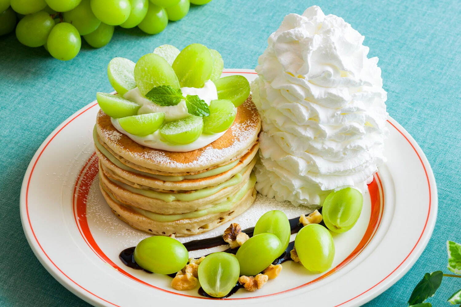 エッグスンシングス「シャインマスカットのパンケーキ」