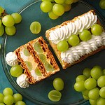 キハチ 青山本店“シャインマスカット”の秋限定ナポレオンパイ、たっぷり果肉×なめらかクリーム｜写真4