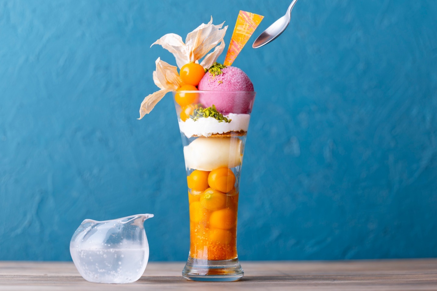 パフェ｜“北アルプスの紅葉”イメージ限定ほおずきパフェ、長野のコートヤード・バイ・マリオット 白馬で