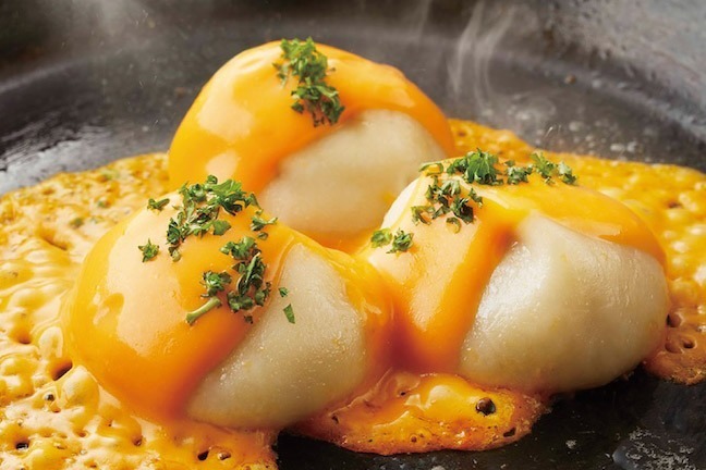 餃子｜「クラフト餃子フェス」さいたま新都心 けやきひろばで、個性溢れるチキン南蛮餃子や“王道”エビ餃子など
