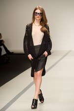 イーエーガーロンドン（Jaeger London)のモダンティッシュの世界　2011年春夏シーズンコレクション - ロンドン・ファッション・ウィーク｜写真5