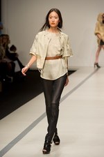 イーエーガーロンドン（Jaeger London)のモダンティッシュの世界　2011年春夏シーズンコレクション - ロンドン・ファッション・ウィーク｜写真8