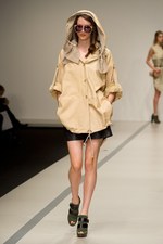 イーエーガーロンドン（Jaeger London)のモダンティッシュの世界　2011年春夏シーズンコレクション - ロンドン・ファッション・ウィーク｜写真10