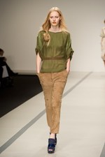 イーエーガーロンドン（Jaeger London)のモダンティッシュの世界　2011年春夏シーズンコレクション - ロンドン・ファッション・ウィーク｜写真13