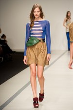 イーエーガーロンドン（Jaeger London)のモダンティッシュの世界　2011年春夏シーズンコレクション - ロンドン・ファッション・ウィーク｜写真20