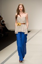 イーエーガーロンドン（Jaeger London)のモダンティッシュの世界　2011年春夏シーズンコレクション - ロンドン・ファッション・ウィーク｜写真21