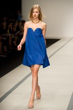 イーエーガーロンドン（Jaeger London)のモダンティッシュの世界　2011年春夏シーズンコレクション - ロンドン・ファッション・ウィーク｜写真22