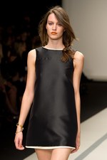 イーエーガーロンドン（Jaeger London)のモダンティッシュの世界　2011年春夏シーズンコレクション - ロンドン・ファッション・ウィーク｜写真36