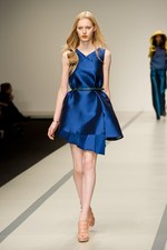 イーエーガーロンドン（Jaeger London)のモダンティッシュの世界　2011年春夏シーズンコレクション - ロンドン・ファッション・ウィーク｜写真39