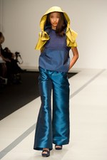 イーエーガーロンドン（Jaeger London)のモダンティッシュの世界　2011年春夏シーズンコレクション - ロンドン・ファッション・ウィーク｜写真41