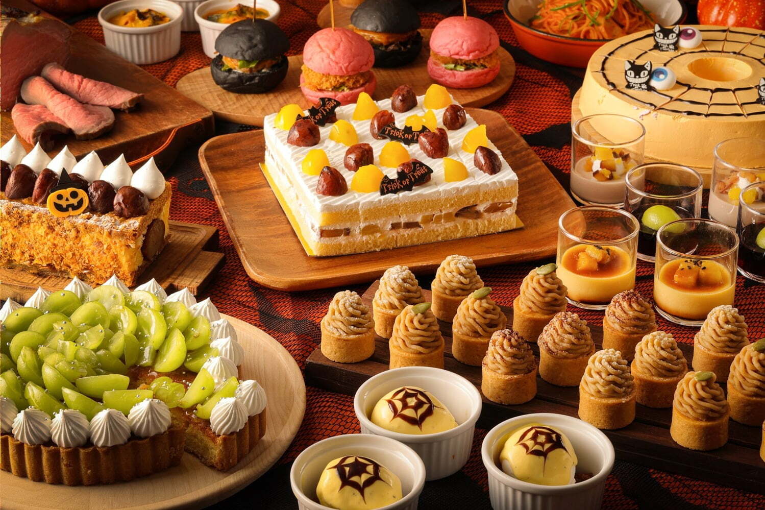 スイーツビュッフェ｜ホテルニューオータニ幕張のハロウィンスイーツビュッフェ、“生搾り”アイスモンブランやぶどうタルトも