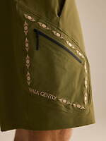 アークテリクス“サーモンの鱗”柄ジャケットや“木漏れ日”Tシャツ、カナダ先住民マスキーム族を着想源に｜写真4