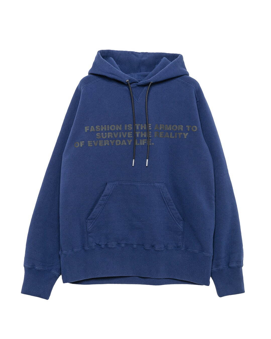 sacai「ファッションは鎧」刺繍Tシャツやプリントフーディー
