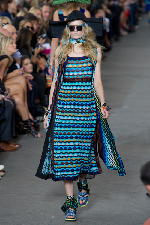 ミッソーニ（MISSONI)のポップで美しい色彩のコレクション、2011