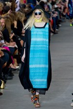 ミッソーニ（MISSONI)のポップで美しい色彩のコレクション、2011年春夏コレクション - ミラノ・ファッション・ウィーク｜写真3