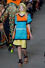 ミッソーニ（MISSONI)のポップで美しい色彩のコレクション、2011年春夏コレクション - ミラノ・ファッション・ウィーク｜写真7