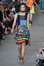 ミッソーニ（MISSONI)のポップで美しい色彩のコレクション、2011年春夏コレクション - ミラノ・ファッション・ウィーク｜写真9