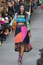 ミッソーニ（MISSONI)のポップで美しい色彩のコレクション、2011年春夏コレクション - ミラノ・ファッション・ウィーク｜写真21