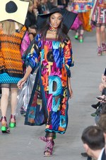 ミッソーニ（MISSONI)のポップで美しい色彩のコレクション、2011年春夏コレクション - ミラノ・ファッション・ウィーク｜写真24