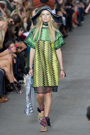 ミッソーニ（MISSONI)のポップで美しい色彩のコレクション、2011年春夏コレクション - ミラノ・ファッション・ウィーク｜写真11