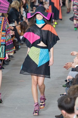 ミッソーニ（MISSONI)のポップで美しい色彩のコレクション、2011年春夏コレクション - ミラノ・ファッション・ウィーク｜写真31