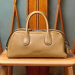 トッズ24年秋冬、ミニマルなレザーローファーやスリット入りレザーバッグ - 東京・大阪の限定ストアで｜写真1