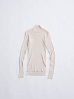 オーラリーのシルク100％ニットやジル サンダーのフェザーピアス、ロンハーマン限定で｜写真4