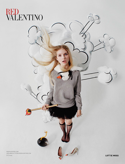 レッド ヴァレンティノ2014秋冬の広告にロッティ・モス - 撮影はティム・ウォーカー | 写真
