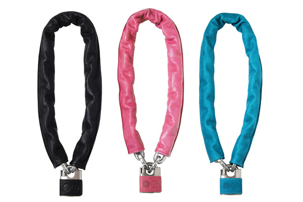 イタリア「ABICI」から本牛革や高級家具木材を用いたラグジュアリーな自転車アクセサリシリーズ登場！