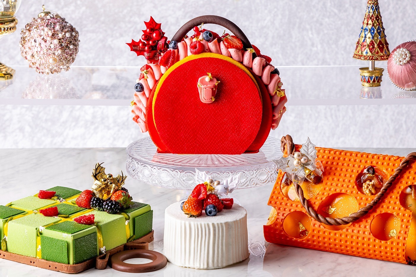 ヒルトン東京24年クリスマスケーキは“まるで本物”ハンドバッグ風