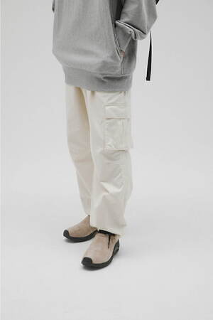 エカル(EKAL) 2024-25年秋冬ウィメンズ&メンズコレクション  - 写真4