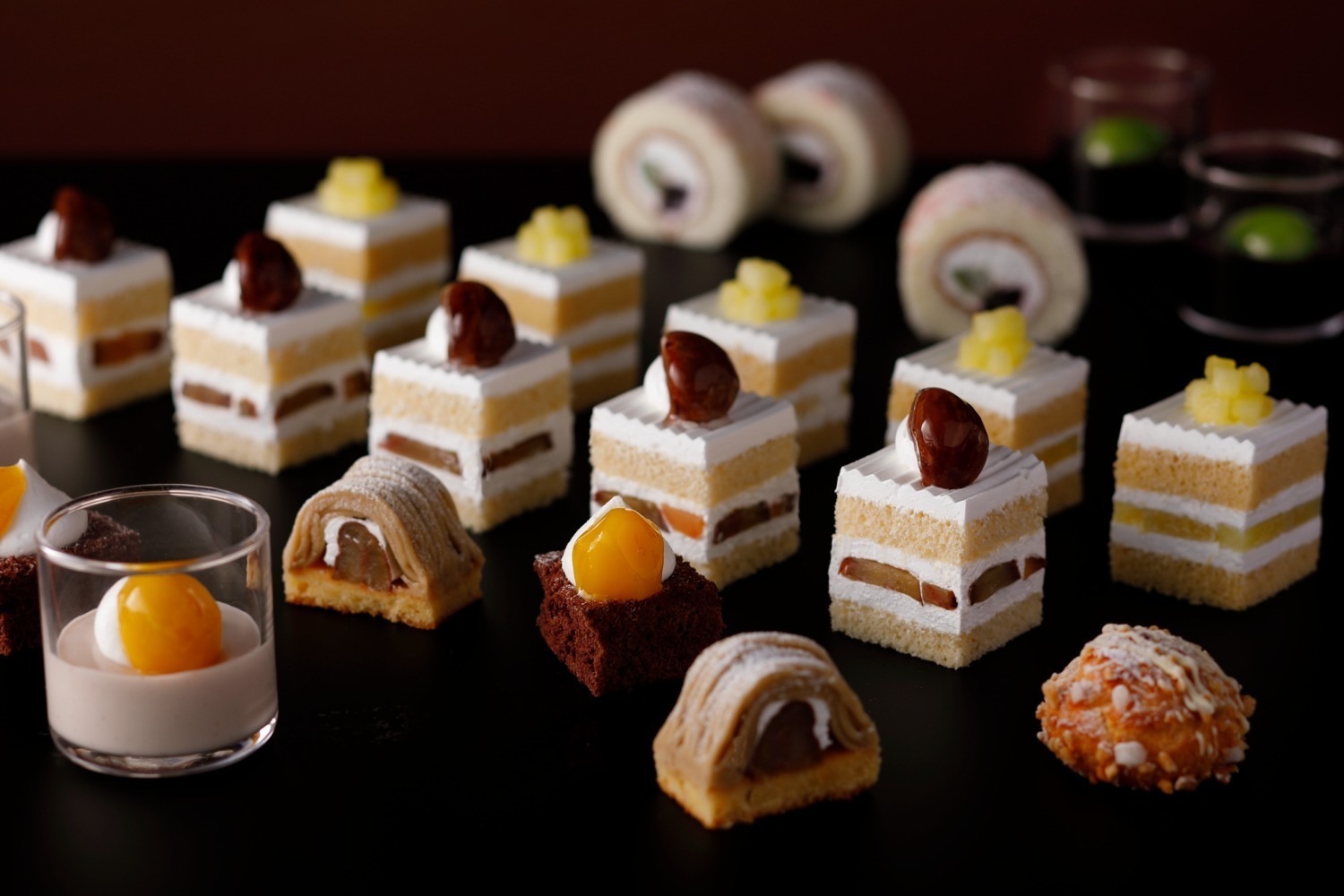 庭園｜ホテルニューオータニ(東京)“秋の味覚”スイーツビュッフェ、3種の栗を使ったモンブランやぶどうゼリー