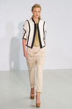 アン ヴァレリー アッシュのスーパー・フェミニンな新コレクション：パリ・ファッション・ウィーク｜写真9