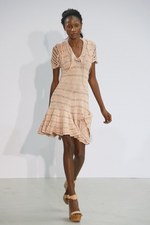 アン ヴァレリー アッシュのスーパー・フェミニンな新コレクション：パリ・ファッション・ウィーク｜写真15