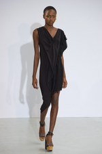 アン ヴァレリー アッシュのスーパー・フェミニンな新コレクション：パリ・ファッション・ウィーク｜写真22