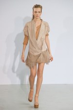 アン ヴァレリー アッシュのスーパー・フェミニンな新コレクション：パリ・ファッション・ウィーク｜写真25