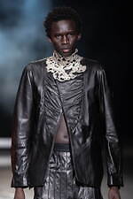 ヴィルドホワイレン 2025年春夏コレクション - 完全なる自分自身｜写真7