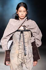 ヴィルドホワイレン 2025年春夏コレクション - 完全なる自分自身｜写真17