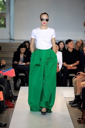 ジル・サンダーのクチュールライクな2011年春夏コレクション：ミラノ コレクション｜写真4