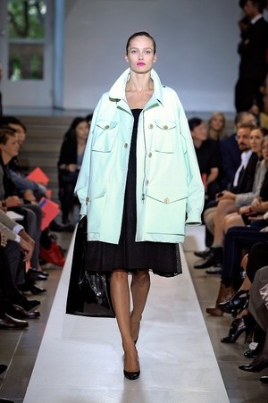 ジル・サンダーのクチュールライクな2011年春夏コレクション：ミラノ コレクション｜写真40