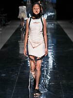 セイヴソン 2025年春夏コレクション - 現代社会の歪んだ現実を表現｜写真10