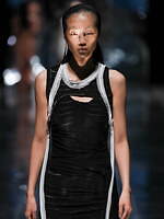 セイヴソン 2025年春夏コレクション - 現代社会の歪んだ現実を表現｜写真4