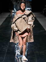 セイヴソン 2025年春夏コレクション - 現代社会の歪んだ現実を表現｜写真20