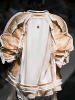 セイヴソン 2025年春夏コレクション - 現代社会の歪んだ現実を表現｜写真40