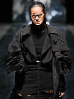 セイヴソン 2025年春夏コレクション - 現代社会の歪んだ現実を表現｜写真32