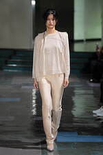 ピリングス 2025年春夏コレクション - そこにあるものに目を凝らして、古井由吉の作品に着想｜写真3