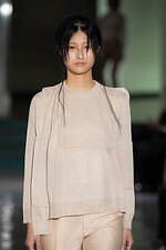 ピリングス 2025年春夏コレクション - そこにあるものに目を凝らして、古井由吉の作品に着想｜写真4